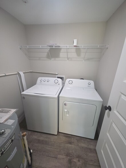 Building Photo - 107 Towne View Dr