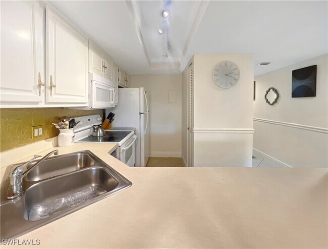 Building Photo - 600 Neapolitan Way