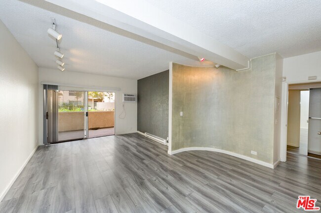 Building Photo - 1440 Veteran Ave