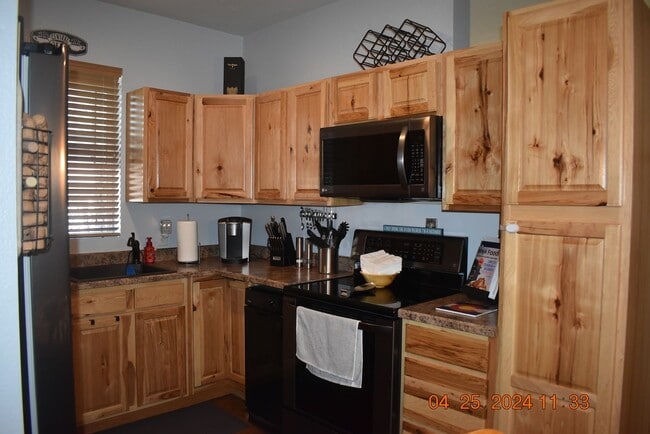 Building Photo - 2 bed / 2 bath Condo  - Deer Creek Condos Southwest Littleton