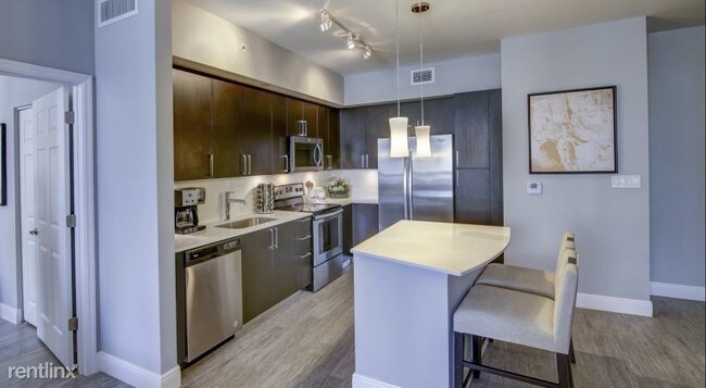 Building Photo - 3 br, 3 bath  - 2020 Salzedo St # 806