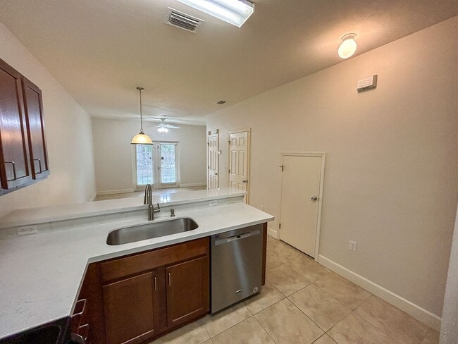 Building Photo - 2951 SW 35th Pl