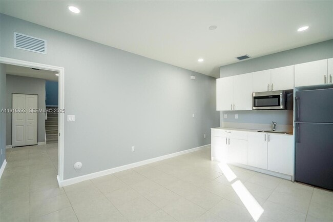 Building Photo - 16225 SW 147th Ct