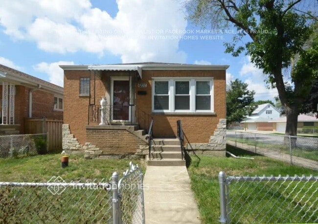 Building Photo - 6200 S Meade Ave