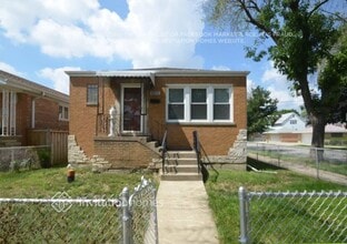 Building Photo - 6200 S Meade Ave