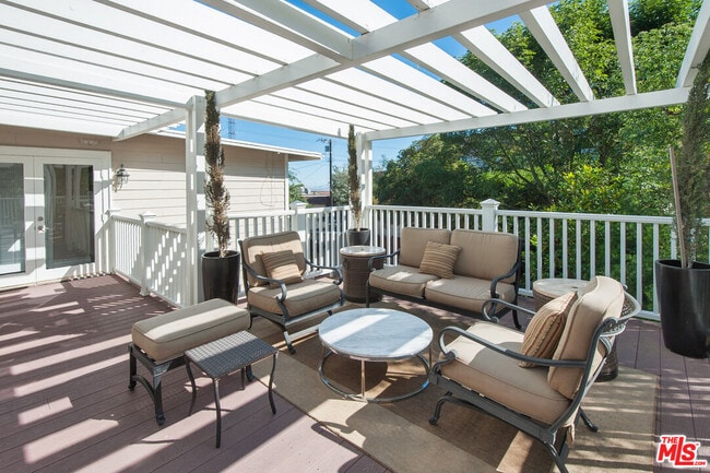 Building Photo - 7120 Pacific View Dr