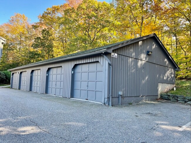 Building Photo - 308 Conestoga Way