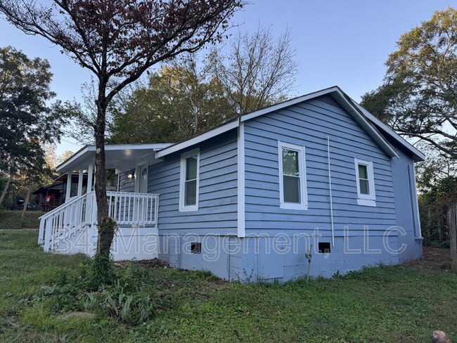 Building Photo - 209 Banks St