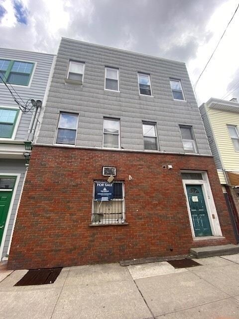 Building Photo - 392 Palisade Ave