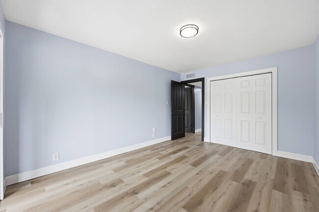 Building Photo - 8753 Como Lake Dr