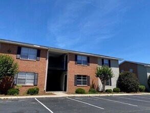 Building Photo - Somerset