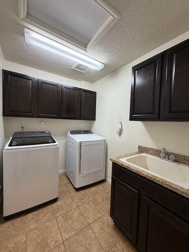 Building Photo - 4 Bedroom + Office Home Available Near Loma Colorado Blvd NE & Broadmoor Blvd NE in Rio Rancho!