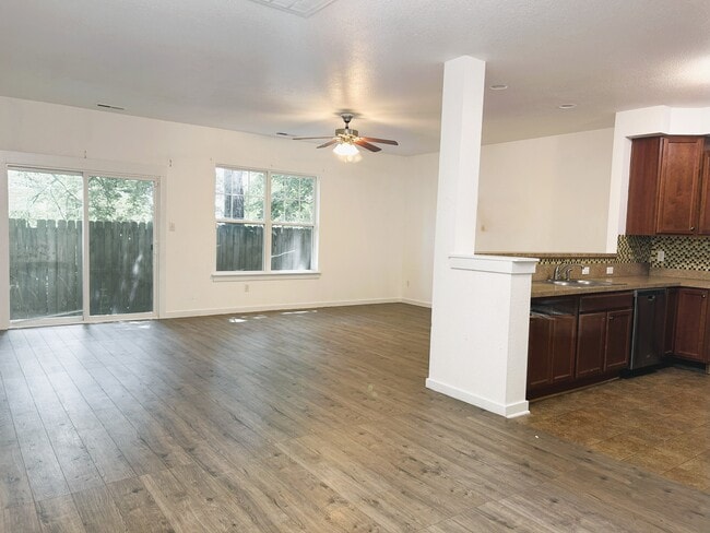 Primary Photo - 248 Craftsman Cir