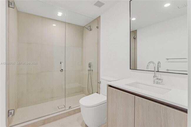 Building Photo - 9221 E Bay Harbor Dr