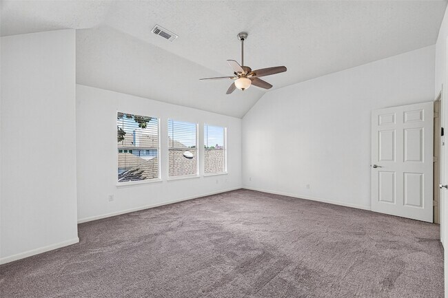 Building Photo - 1253 El Camino Village Dr