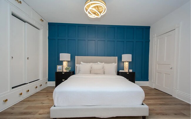 Building Photo - Updated & Beautiful 2 Bedroom Home with Pr...