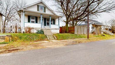 Building Photo - Coming Soon-3 bedroom, quiet street near park