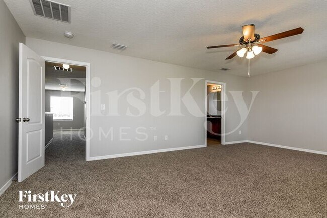 Building Photo - 561 Vista Ridge Dr