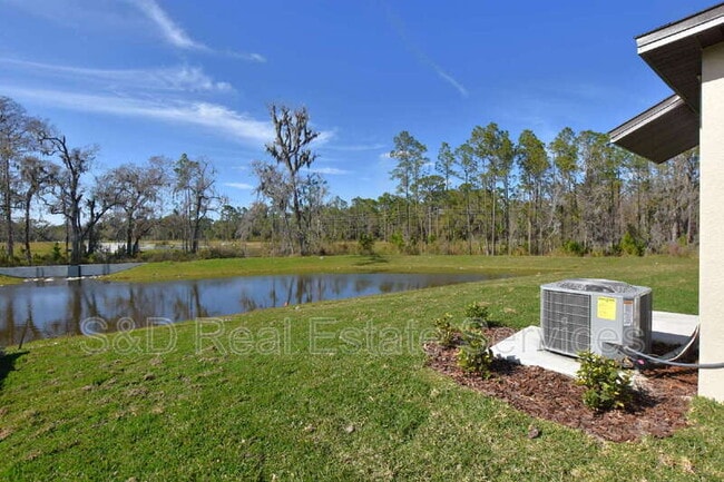 Building Photo - 1940 Red Lp