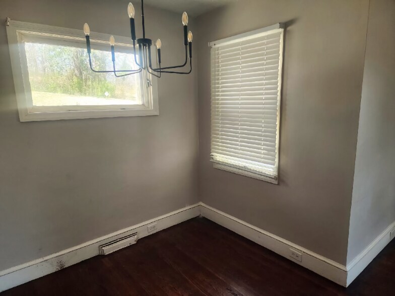 Building Photo - 1941 3rd St E