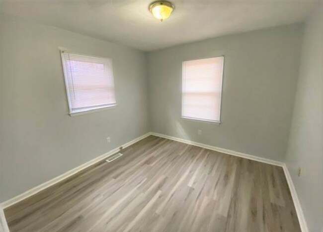 Building Photo - Lovely 3 bedroom ranch style home