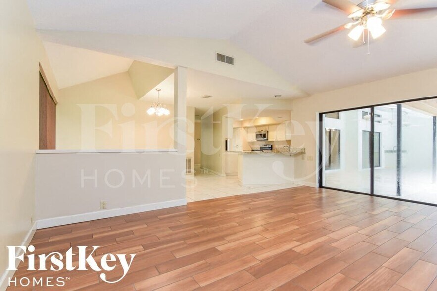 Building Photo - 2816 Pine Club Dr