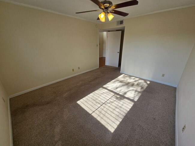 Building Photo - College Station / 2-bed, 2-bath Condo unit...