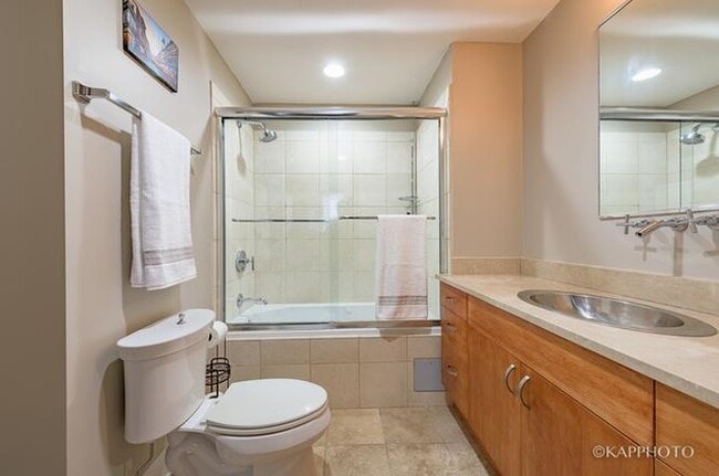 Building Photo - 106 N Aberdeen St