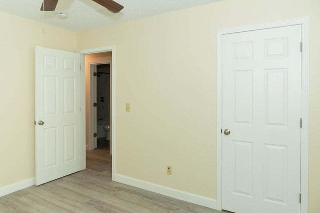 Building Photo - Charming 3-Bedroom home in Destin with Spa...