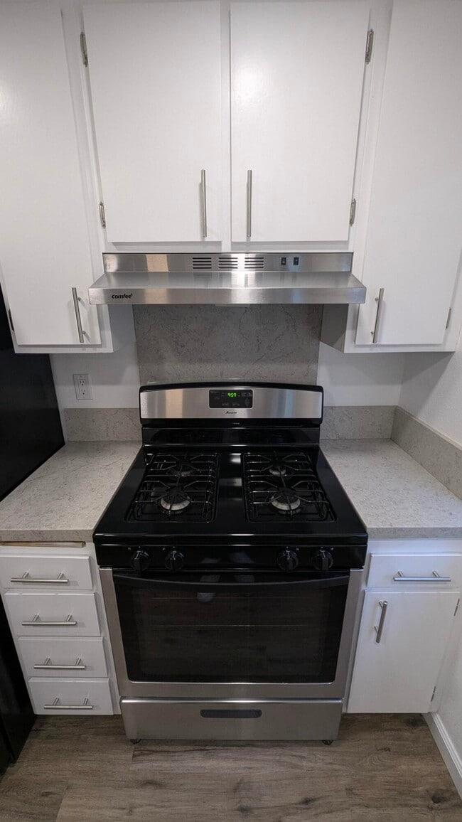 Building Photo - 2260 N Indian Canyon Dr