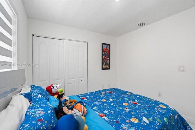 Building Photo - 8842 SW 215th Ln