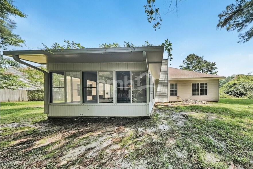 Building Photo - 62 Golden Gate Dr
