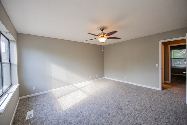 Building Photo - 1964 N Ball Ave