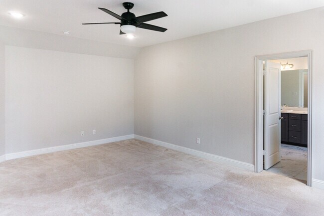 Building Photo - 8016 Sunflower Ln