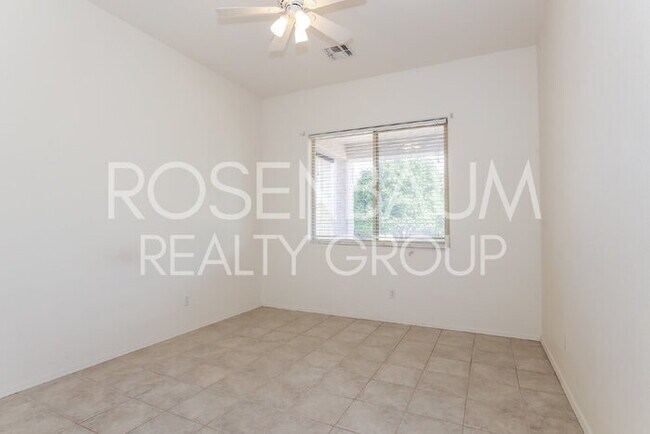 Building Photo - Stunning 2-beds, 2-baths home located in t...