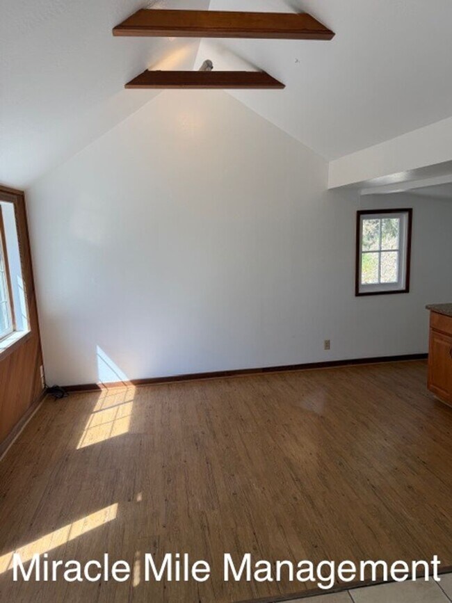 Building Photo - Charming Private Cottage in San Anselmo