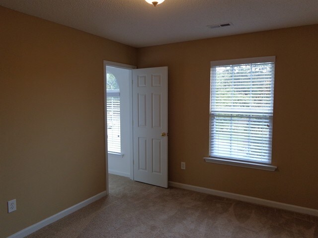 Building Photo - 104 Edenberry Way