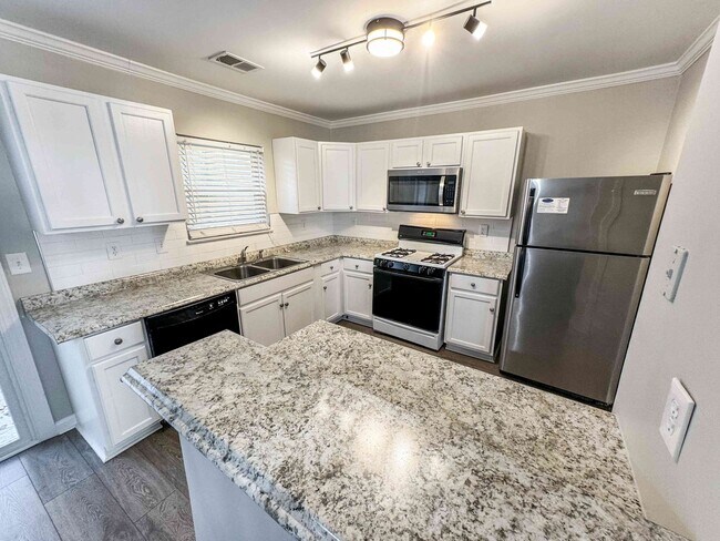 Building Photo - 2BR Townhome near KSU - No Carpet!