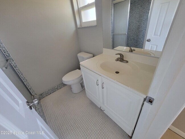 Building Photo - 2170 Emerald Ct
