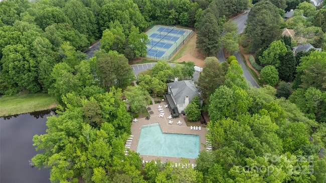 Building Photo - 3833 Denmeade Dr