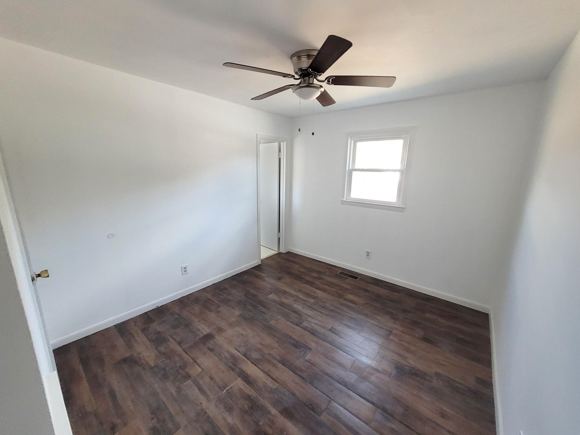 Building Photo - 2201 Windcrest Dr