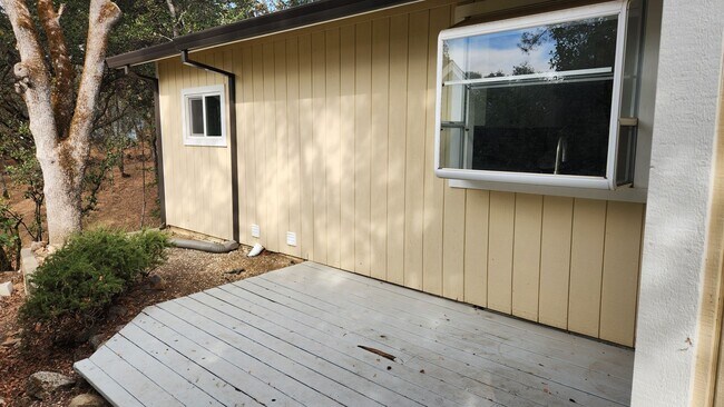 Building Photo - Charming Lake Wildwood Home 3 Bedroom 1 Bath