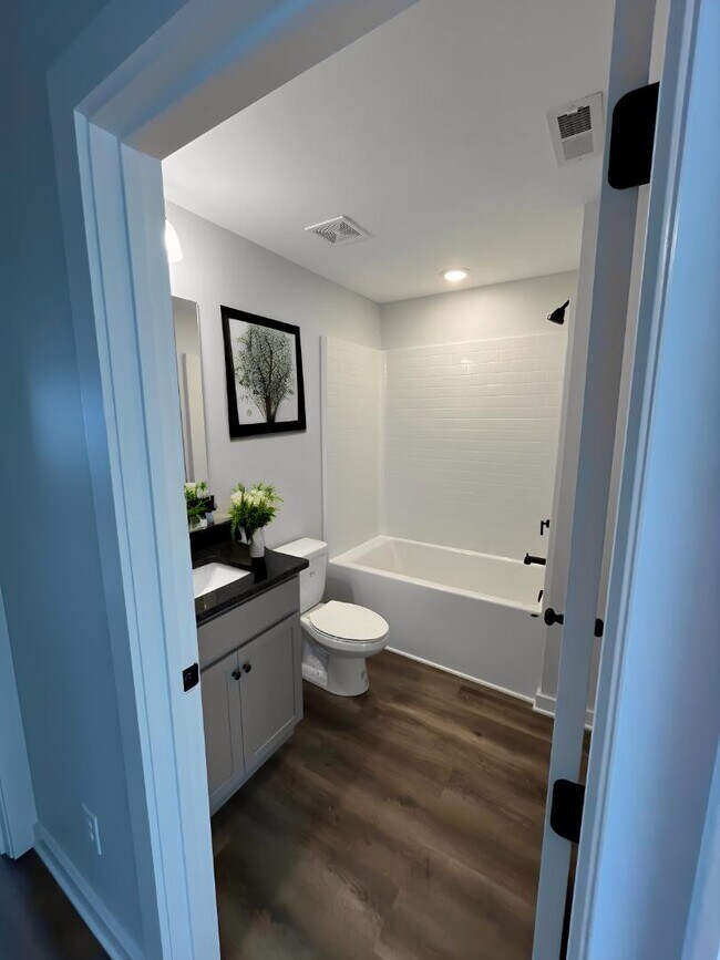 Building Photo - 100 Theron Dr