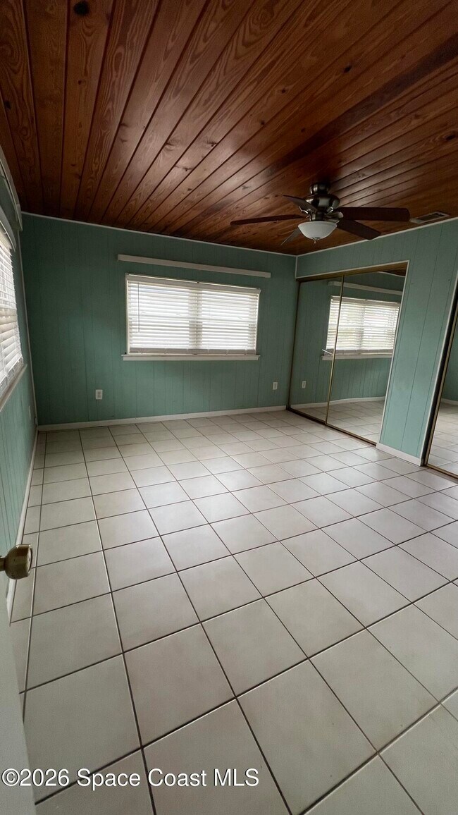 Building Photo - 304 Crown Blvd