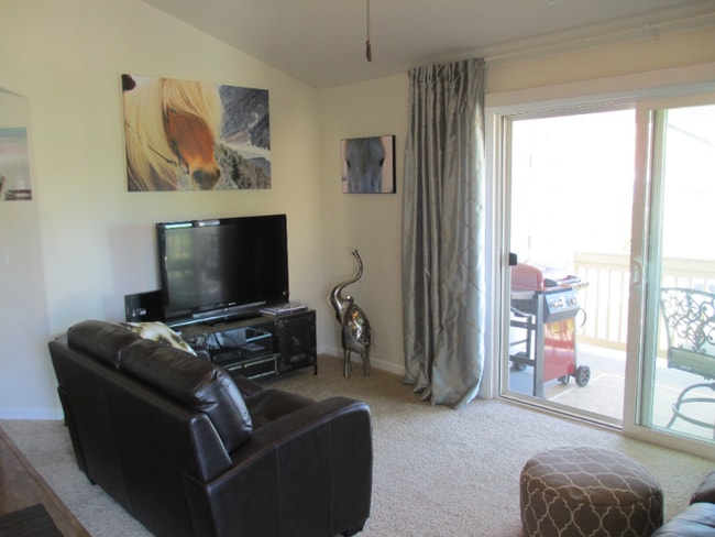 Building Photo - 4815 Hahns Peak Dr