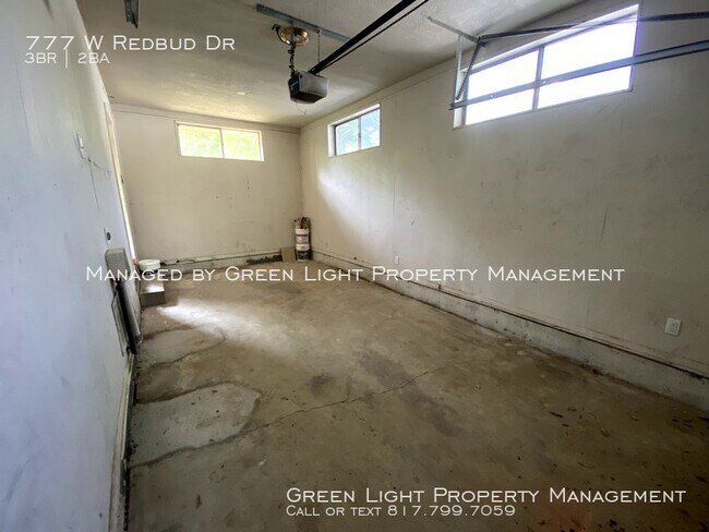 Building Photo - 777 W Redbud Dr