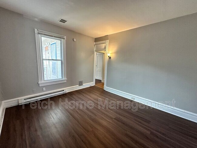 Building Photo - 512 Spruce St