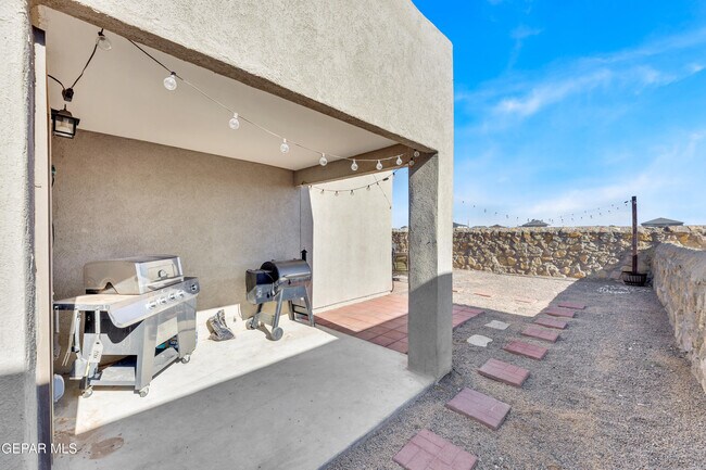 Building Photo - 13936 Garforth Ave
