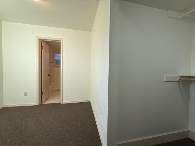 Building Photo - 320 E Indiana Ave