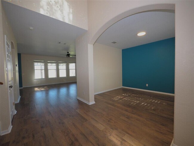 Building Photo - 324 Hidden Brook Ln